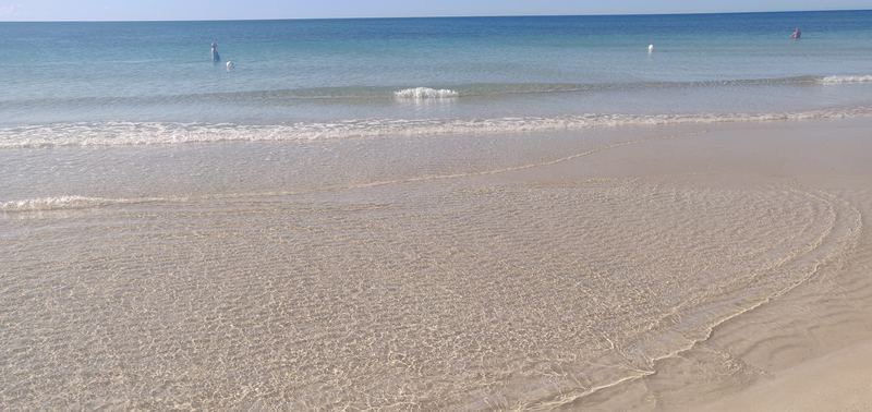 La spiaggia di San Pietro in Bevagna, a tre minuti a piedi dalla villa